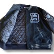 画像8: NUTMEG(ナツメグ) NUTMEG × UCLA クラシカル中綿スタジアムジャケット (ブラック, ネイビー) スタジャン カレッジロゴ メルトン Joe クマ BEA (8)