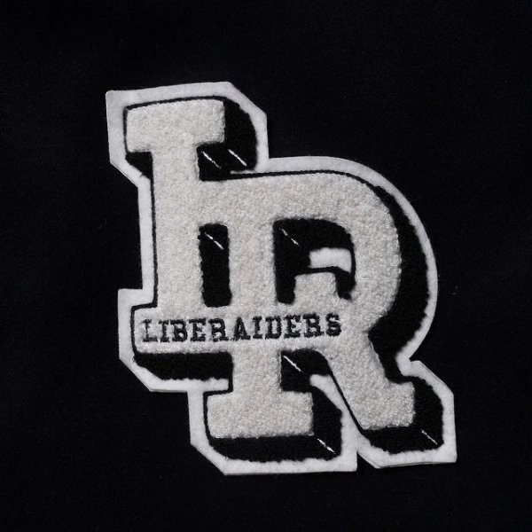 画像5: Liberaiders(リベレイダース) LR VARSITY JACKET (BLACK) LRヴァ―シティジャケット (ブラック) スタジャン ワッペン チェーン刺繍 中綿キルティング BEA (5)